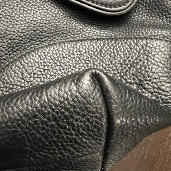 Authentic Pre-loved Dolce & Gabbana Black Leather Flap Bag - Picture 5 of 14